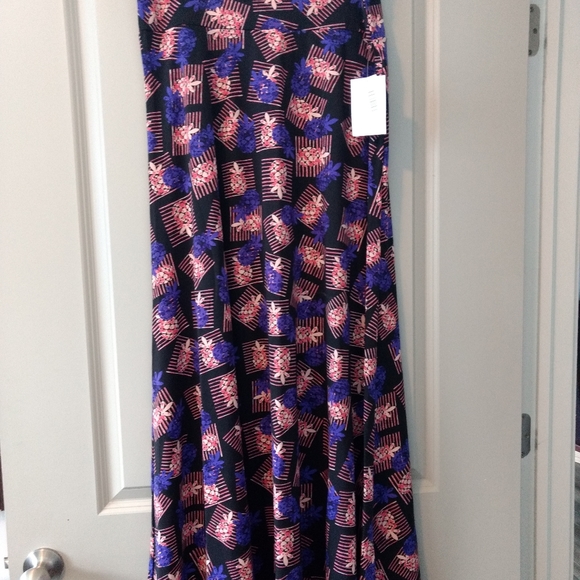 LuLaRoe Dresses & Skirts - Pineapple print LuLaRoe "Maxi" skirt XL size